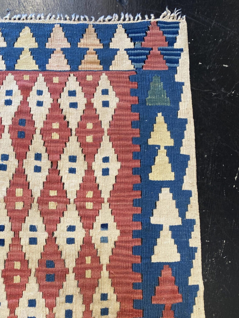 2' 07" x 3' 10" Killim Design & Wool Material