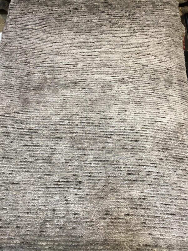 2' 00" x 3' 00" Wool and Viscose- India