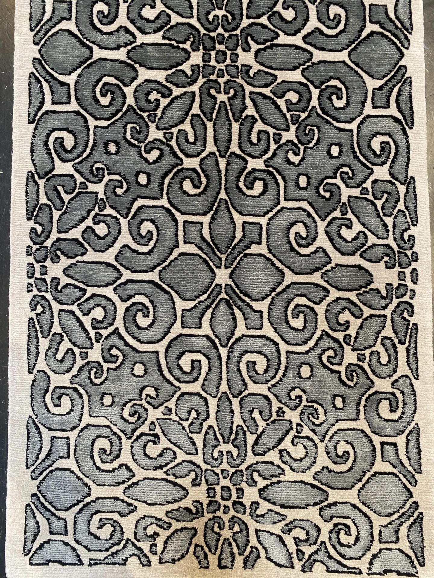 2' 00" x 3' 00" - Wool & Silk