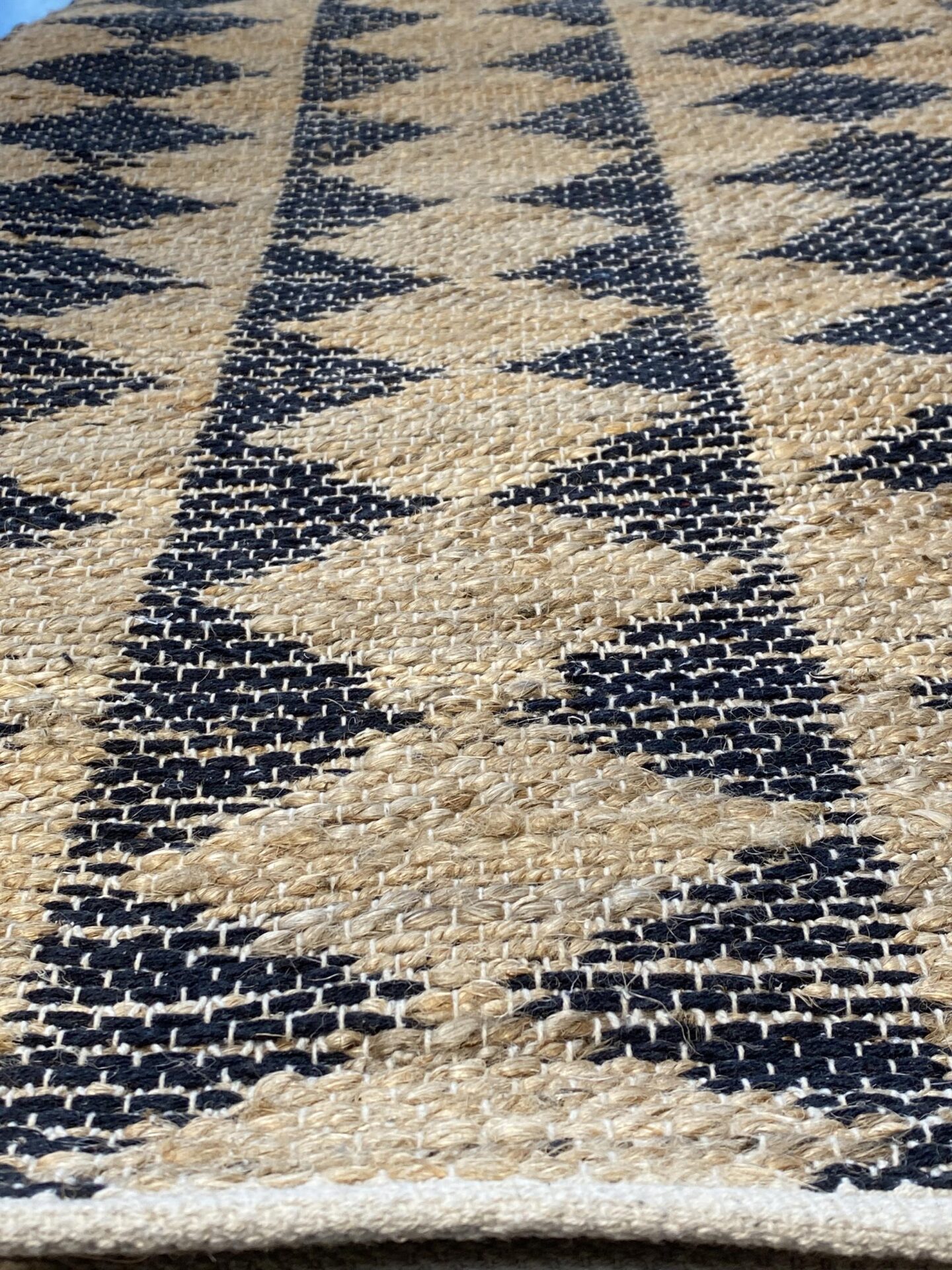 2' 00" x 5' 00" VT31 Design - Hemp And Leather