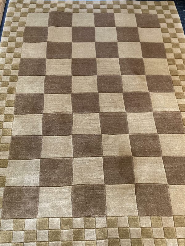 3' 10" x 5' 02" Wool Rectangle Rug- 4186