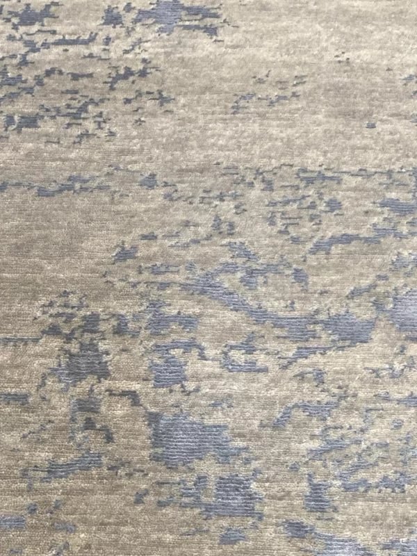 2' 11" x 4' 09" Wool And Viscose Rug From India - Image 2