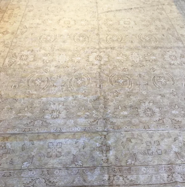 10' 01" x 12' 03" Wool Vintage Rug- 4909 - Image 2