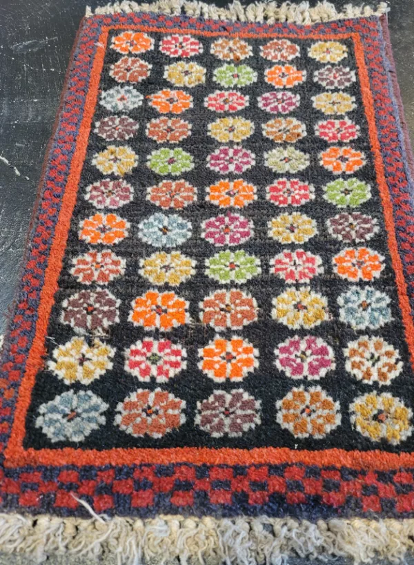 1' 06" x 2' 02" Wool Rug- 4963 - Image 2