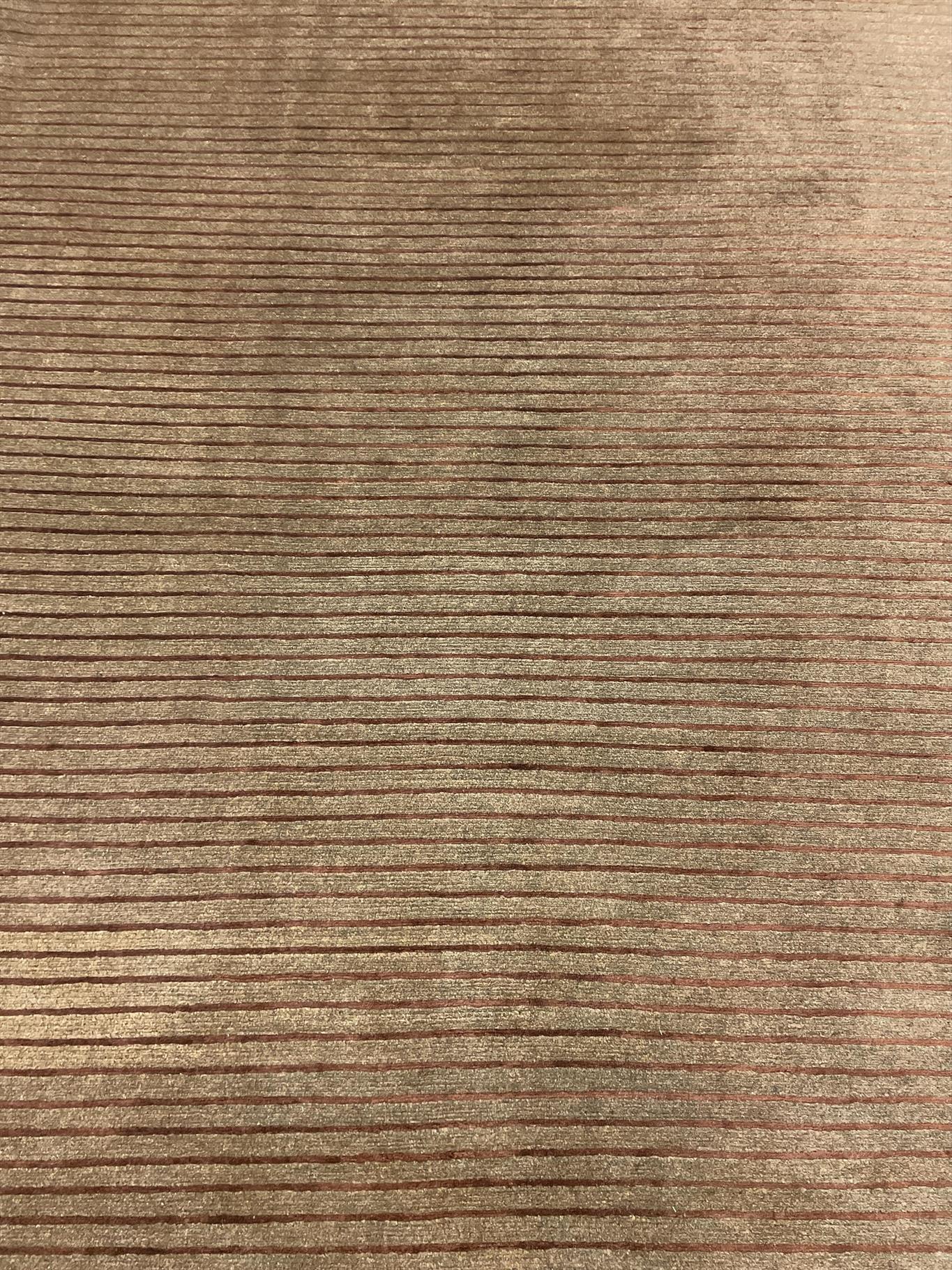 6' 11" x 9' 07" Tibetano 120 Line Nepalese Rug