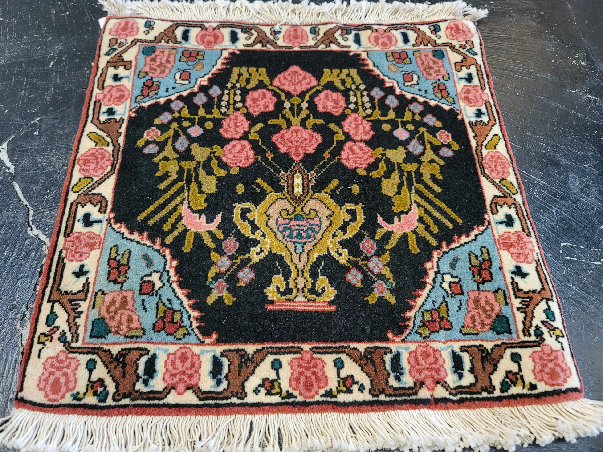 1' 09" x 1' 09" Wool Rug- 4961