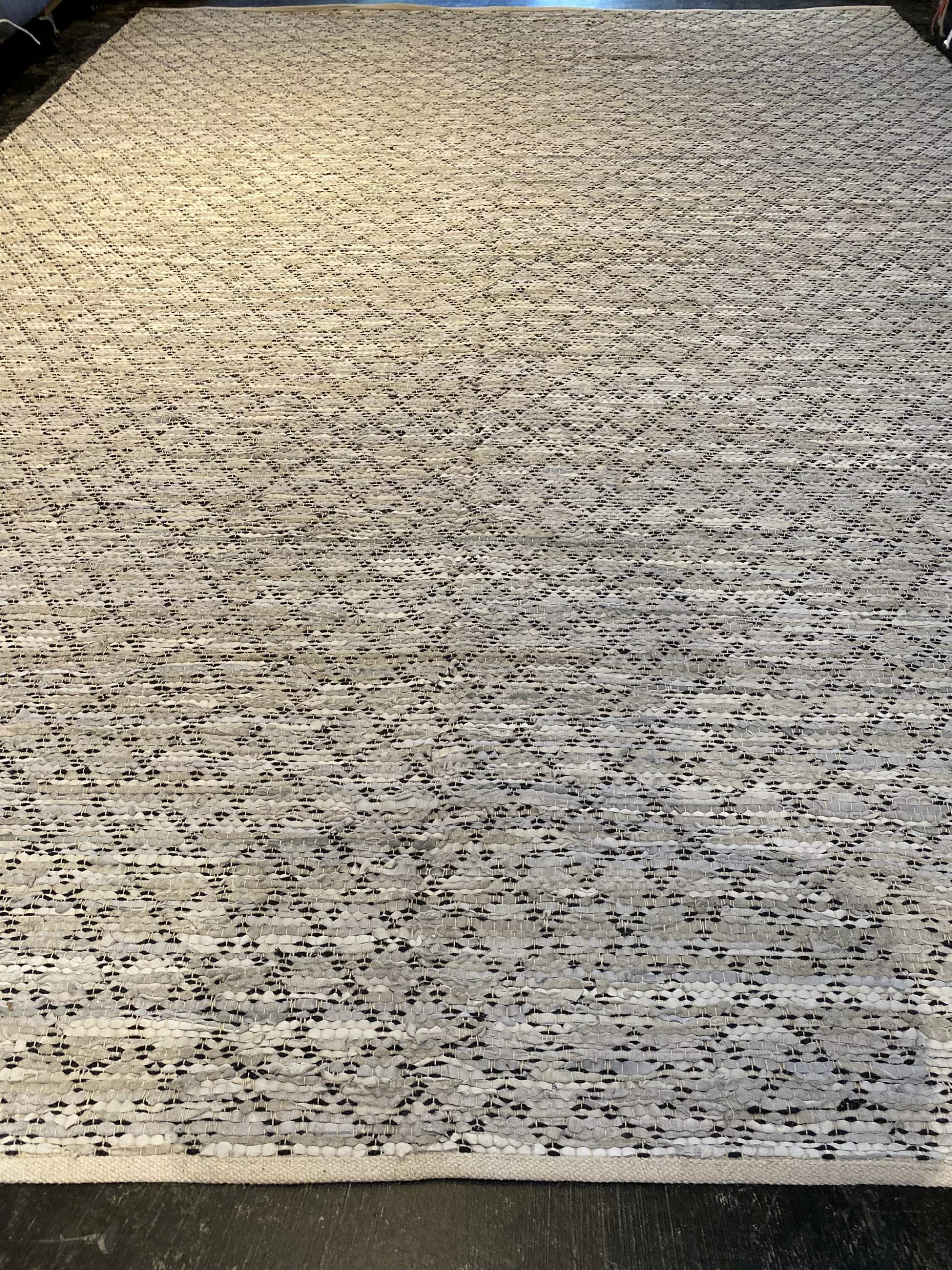 9' 00" x 12' 00" Hemp And Leather Material From India