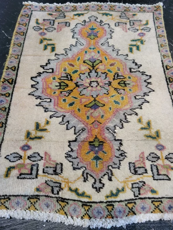 1' 08" x 2' 02" Wool Rug- 4962