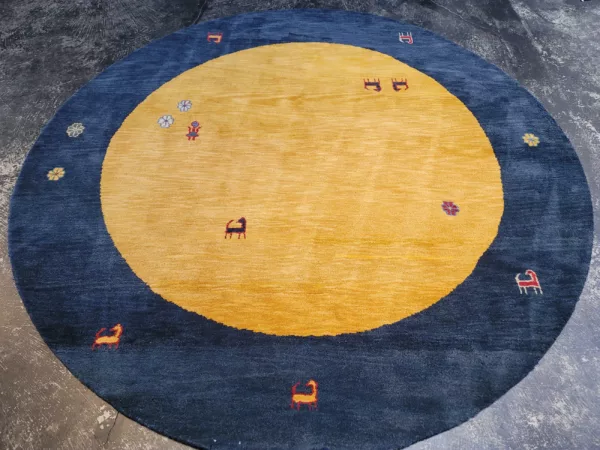 7' 09" x 7' 09" Wool Rug- 5308
