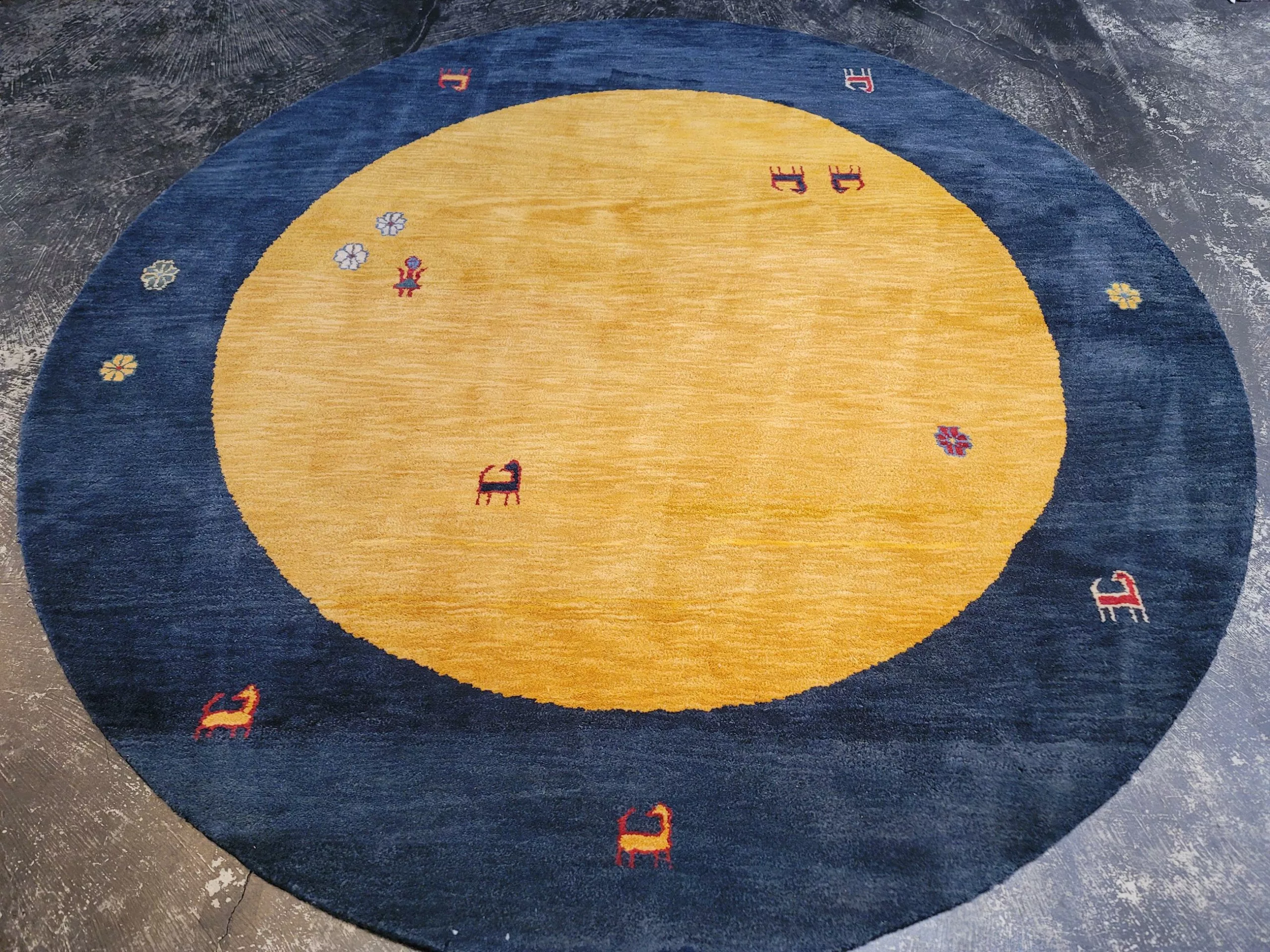 7' 09" x 7' 09" Wool Rug- 5308