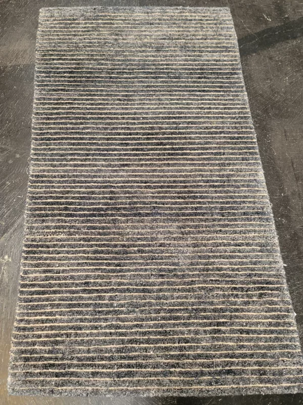 2' 10" x 5' 01" Wool and Viscose Rug- 5331