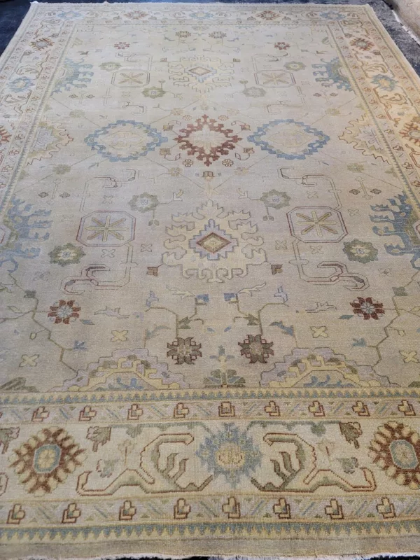 10' 00" x 13' 10" Wool Rug- 5931