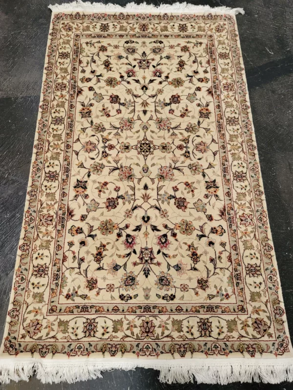 3' 00" x 5' 00" Wool & Silk Rug- 5330