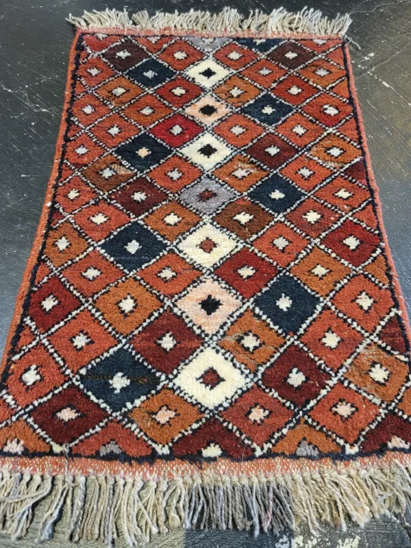1' 06" x 2' 02" Wool Rug- 4964