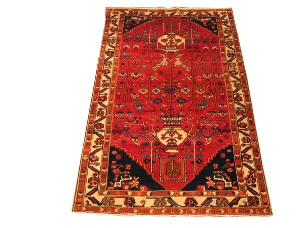 5' 01" x 9' 10" Vintage M.G. Rug