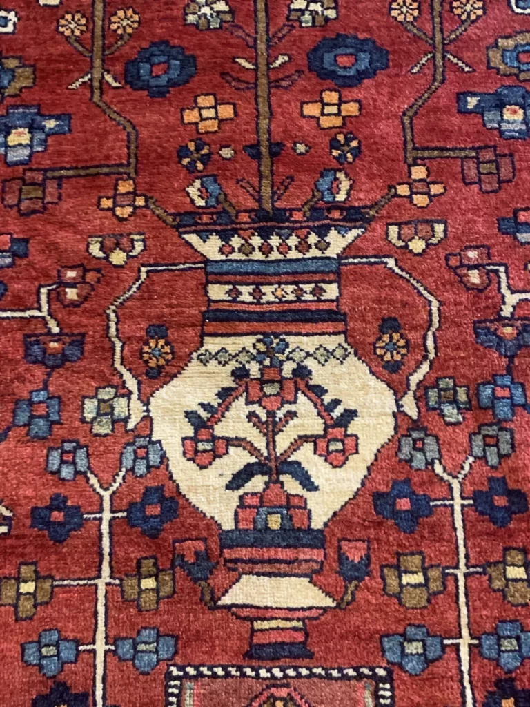 5' 01" x 9' 10" Vintage M.G. Rug