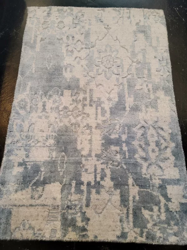 2' 00" x 3' 00" Rectangle Indian Rug