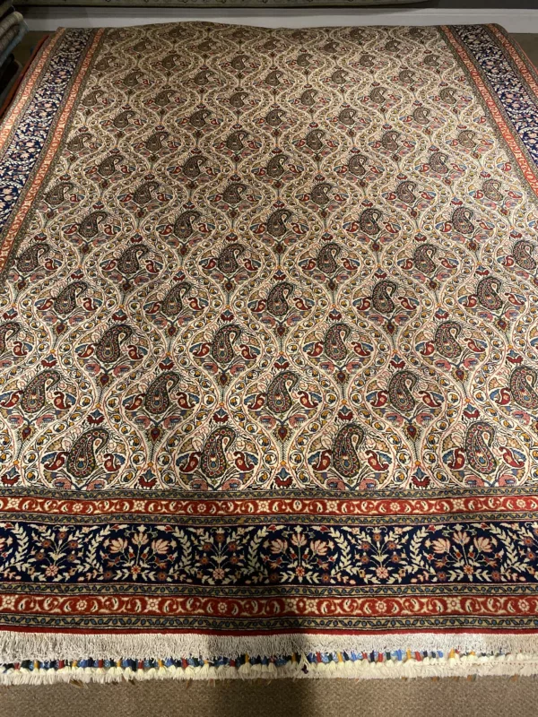 7' 06" x 11' 00" Qum Hand knotted Rug