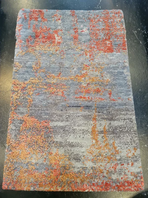2' 00" x 3' 00" SILK P7321 Rug