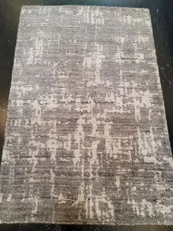 2' 00" x 3' 00" Jacquard Charcoal Silver Rug