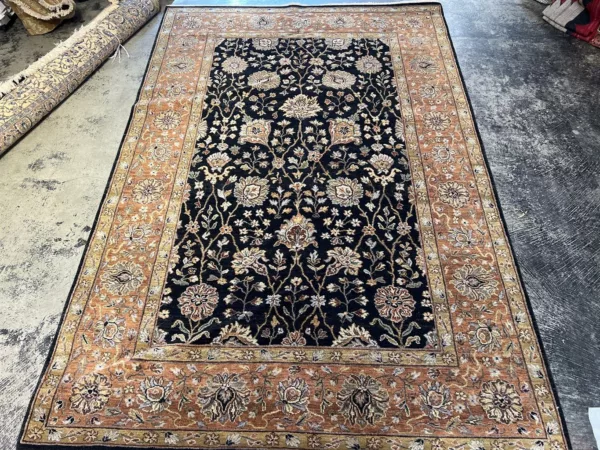 6' 00" x 8' 09" Indian hand knotted Rug