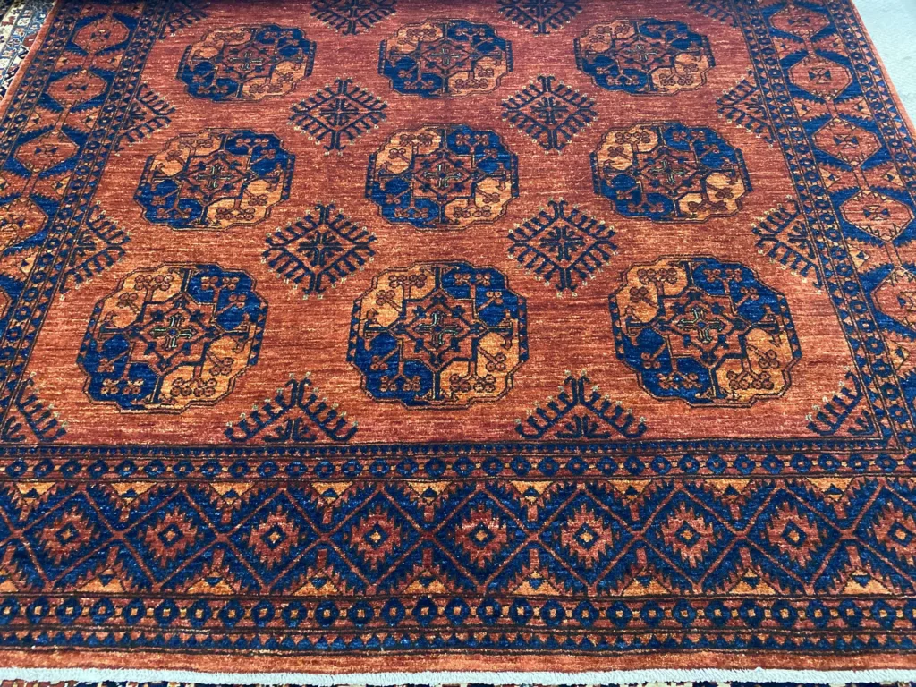 6' 07" x 9' 09" Pakistan Hand knotted Rug