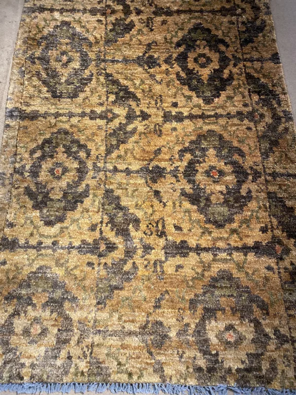 5' 03" x 7' 06" Indian Jute Rug - Image 2