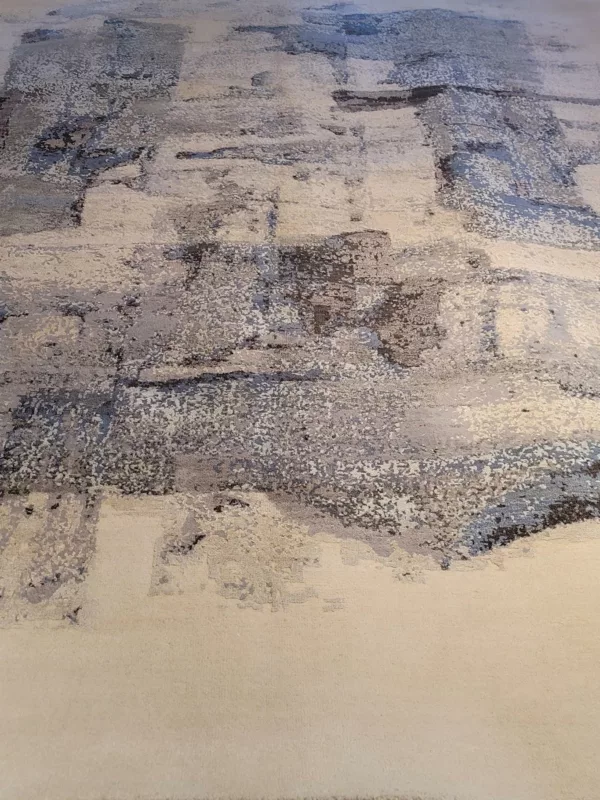 8' 01" x 10' 02" Indian Hand Knotted Rug - Image 2