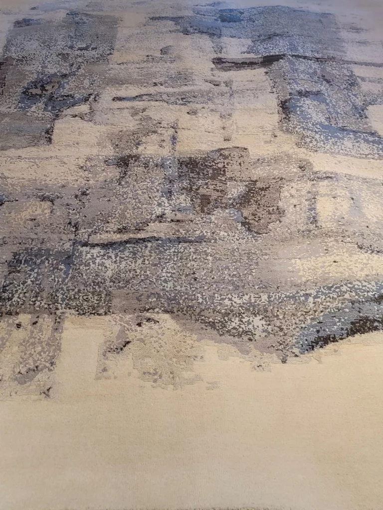 8' 01" x 10' 02" Indian Hand Knotted Rug