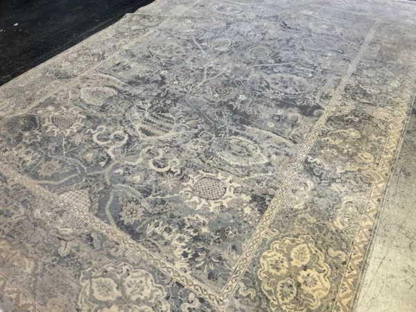 6' 01" x 9' 00" Indian Vin2 Hand knotted Rug - Image 2