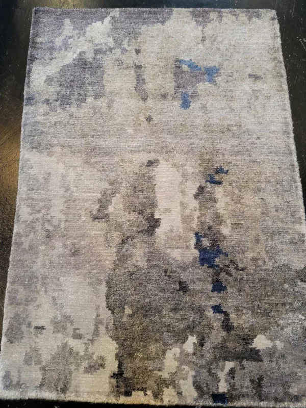 2' 00" x 3' 00" 	Canvas Wool And Viscose Rug