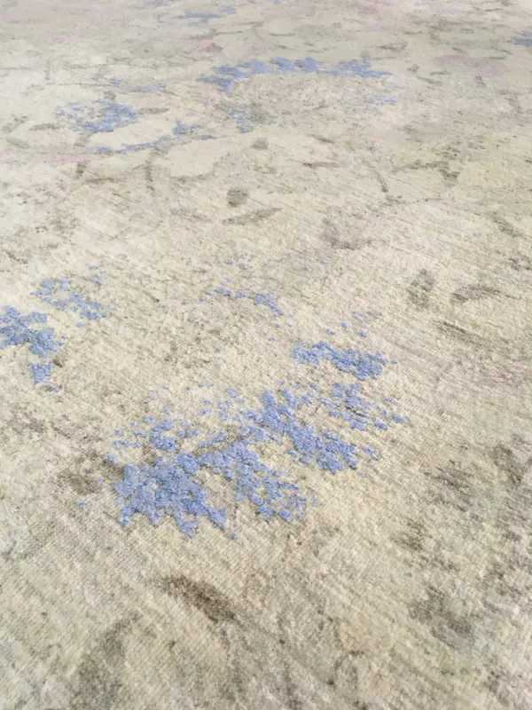 8' 00" x 9' 11" – Indigo Collection Wool & Silk Rug from Pakistan - Image 2