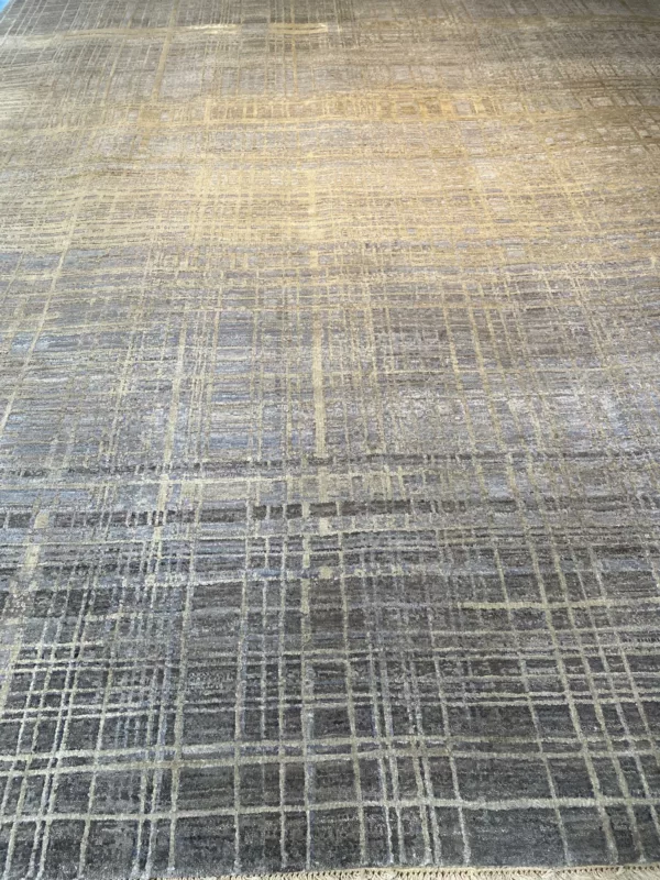Elegant Handcrafted Wool Rug from India