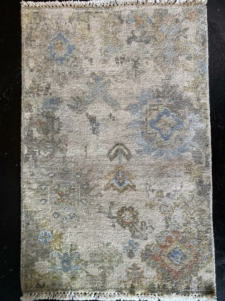 2' 00" x 3' 00" Wool & Viscose Rug from India – Kal Collection, Design AK-421