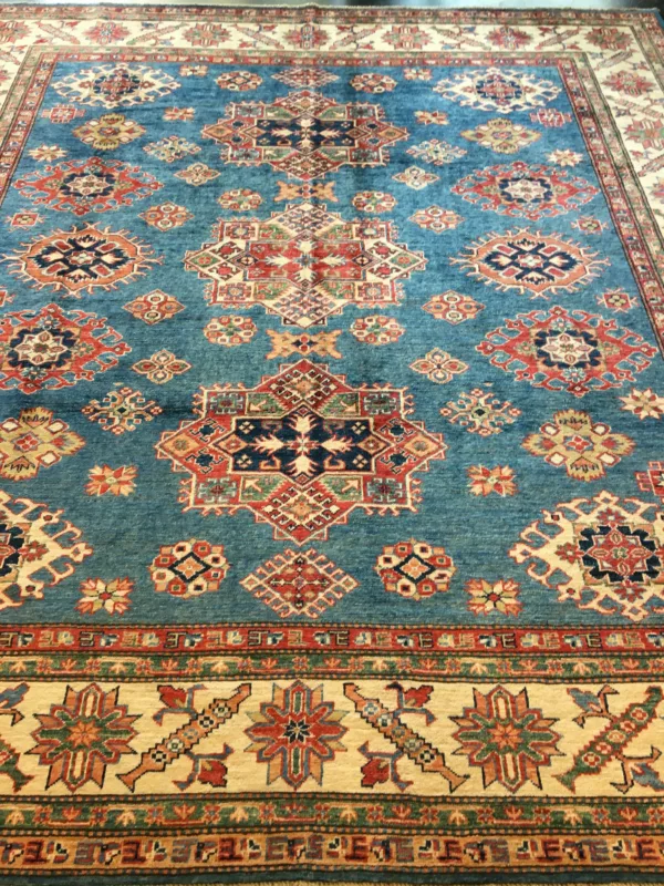 8' 02" x 8' 09" Pakistan hand knotted Rug