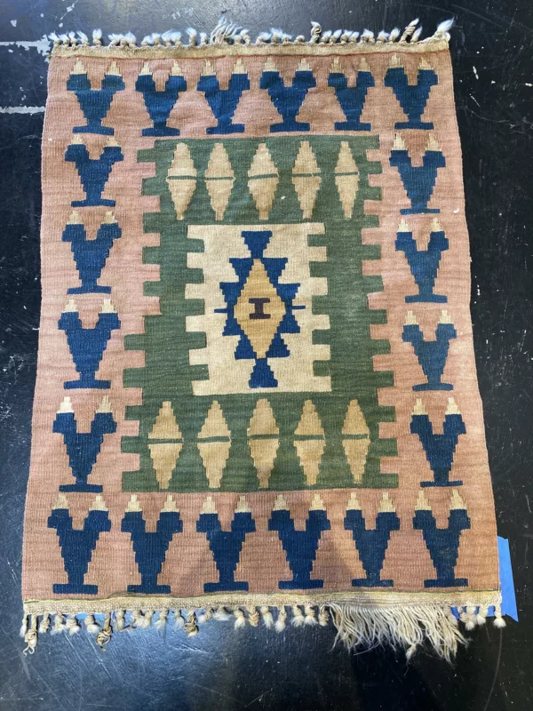 2' 10" x 3' 08" Turkey hand knotted Rug