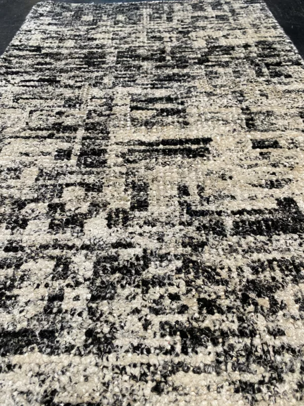 1' 11" x 2' 11" Indian Viscose Rug