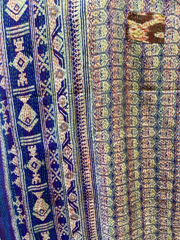 1' 05" x 7' 00" Silk Multi Color Rug