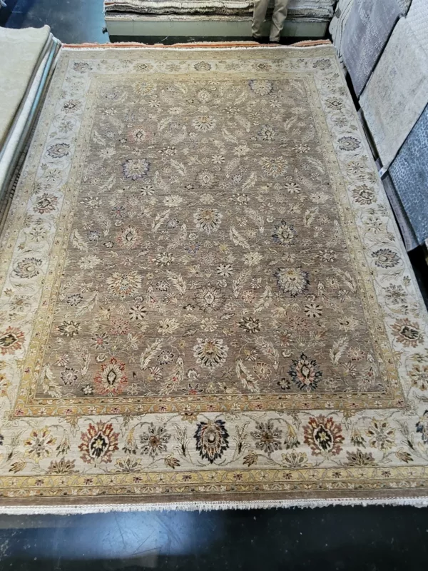 10' 01" x 13' 07" India wool hand knotted Rug