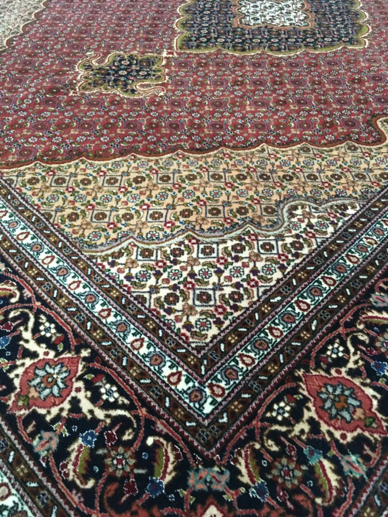 4' 11" x 6' 08" hand knotted Tabriz Rug